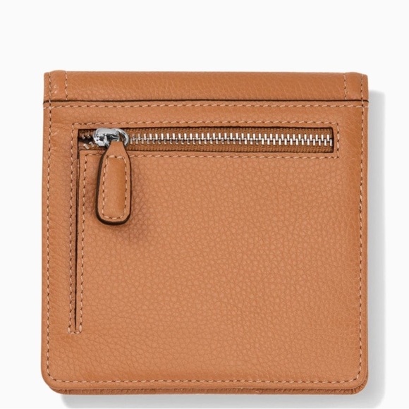 BRIGHTON FERRARA Ritorno Med Folio Medallion Leather Wallet Naturelle AUTHENTIC - Picture 4 of 6